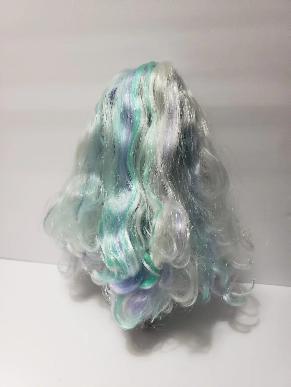 LOL SURPRISE O.M.G Fashion Show Style Edition Lady Braids Fashion Doll